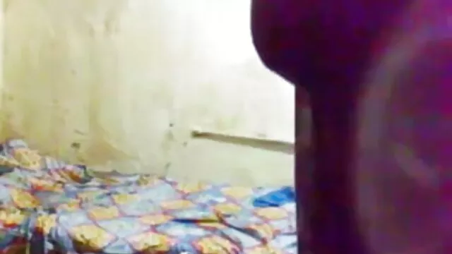 Aidra ફોક્સ fucks handyman રસોડામાં સેકસી સેકસી બીપી વીડીયો
