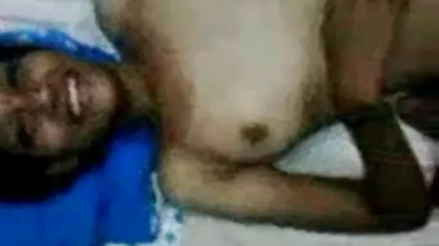 શ્યામા પોતાની જાતને fucks fak-મશીન છે એક આરામદાયક વૈકલ્પિક માટે એક વીડીયો બીપી સેકસી હેલિકોપ્ટર