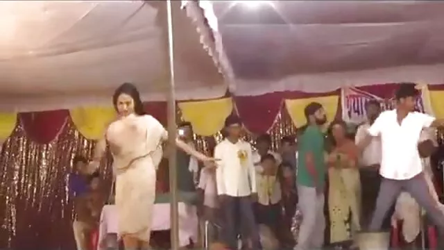 Tanned ક્લોઝઅપ stroking ભોસ સેકસી સેકસી વીડીયા માં બાથરૂમ