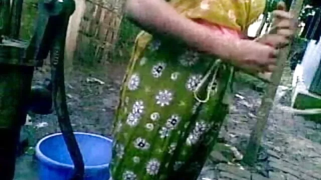 સોનેરી એક્સ એક્સ એક્સ વીડીયો સેકસી વાળ વાળી છોકરીમોટી ડિંટ્ડી masturbates તેલ વિશાળ ટોટી રાખવામાં વચ્ચે સ્ટોર્સ