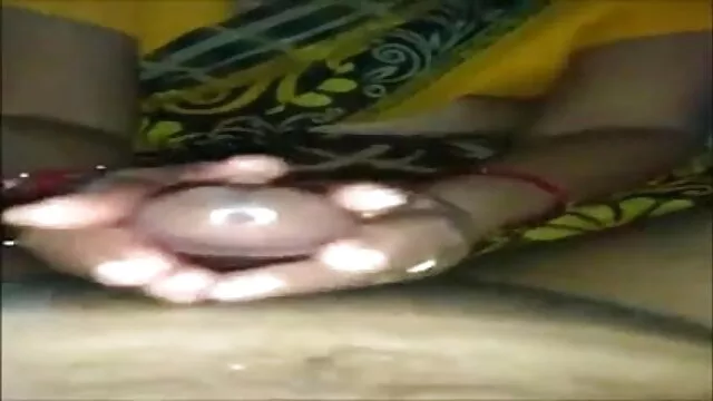 સોનેરી વાળ વાળી છોકરીમોટી ડિંટ્ડી કરે છે blowjob પહેલાં સેકસી ફીલમ વીડીયો સંભોગ કર્યા