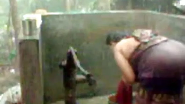 કિક ગર્દભ-મોટી બીપી વીડીયો સેકસી રાંડ masturbates dildo solarium
