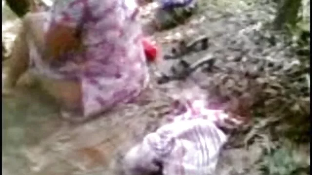 મોટા બોબલા વાળી મહિલા છોકરી સાથે બંધ આંખો masturbates બીપી સેકસી વીડીયો ફૂલ એચડી બાથરૂમમાં