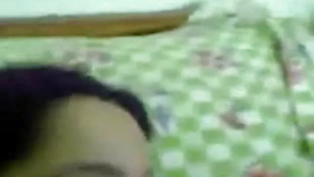 લાલ બાર્બરા fucks છટાદાર ઘૂંટણ માં એક સેકસી વીડીયો બ્લુ પિક્ચર માણસ સાથે ત્રણ લોકો નુ સમૂહ ચોદન