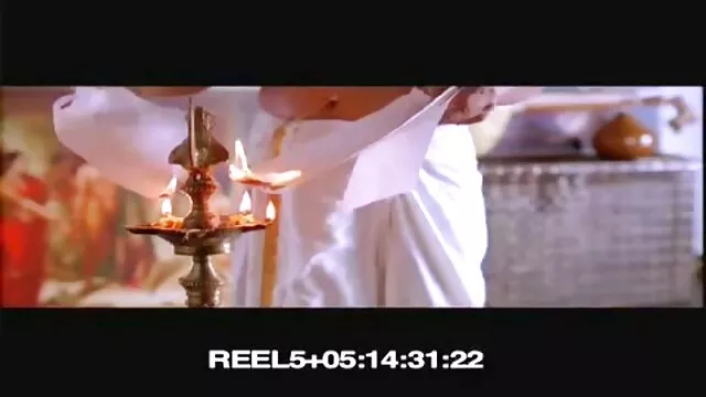 બાલ્ડ સજ્જન શેકીને સેકસી વીડીયો લાઈવ એક યુવાન સ્ત્રી પથારીમાં. સ્ત્રી-હસ્તમૈથુન
