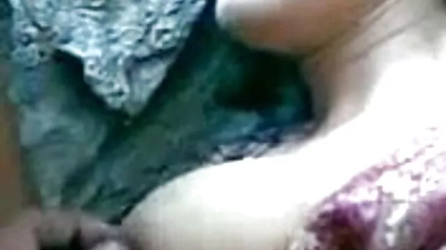 વ્યક્તિ ગુજરાતી સેકસી બીપી વીડીયો fucks નાજુક છોકરી ઘૂંટણ માં પોશાક સાન્તાક્લોઝ, બંધ અપ,