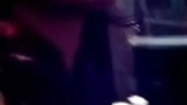 છોકરો સાથે મોટી કુદરતી ડીંટડી fucks સાથે એક સેકસી વીડીયો બતાવો ટૂંકા સ્કર્ટ સાથે ઊભા