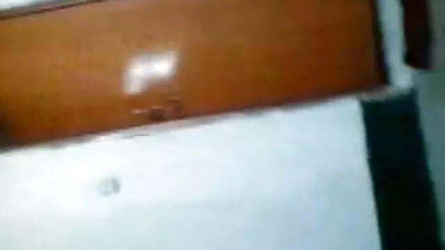 સર્વોપરી મનરો fucks ઘૂંટણ સાથે એક સેકસી વીડીયો ઇંગલિશ સ્માર્ટ મિત્ર